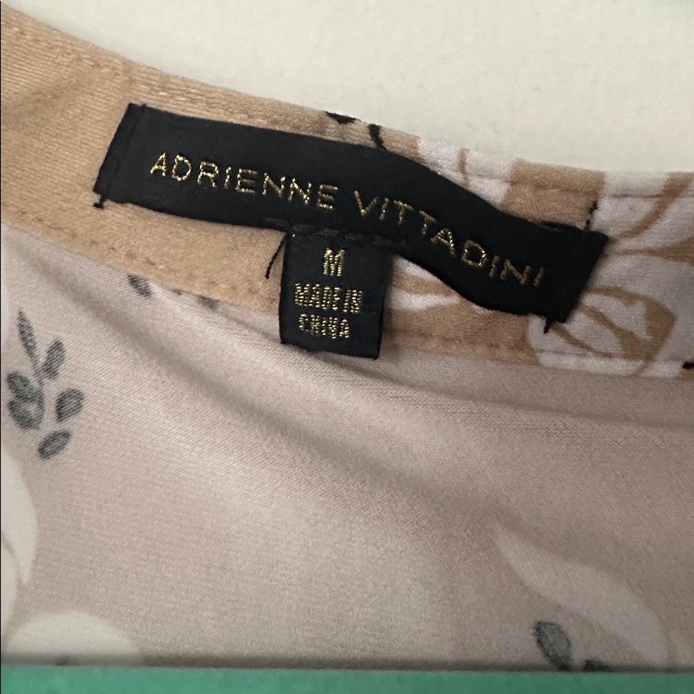 Adrienne Vittadini Beige and Black Floral Top - Picture 2 of 2